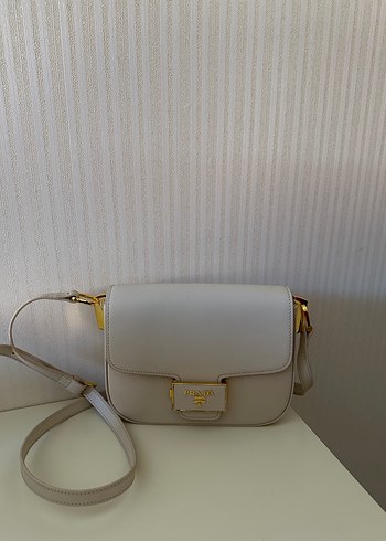 Prada ürünü
