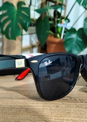 Ray Ban