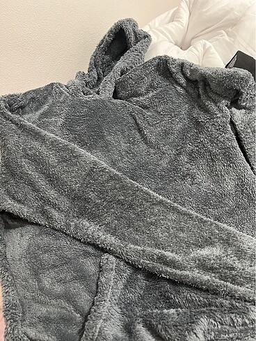 Kapüşonlu cepli peluş sweat