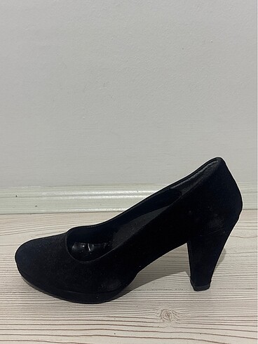 Kadın süet topuklu ayakkabı - Görsel 2