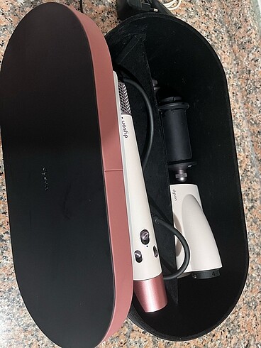 Dyson airwrap