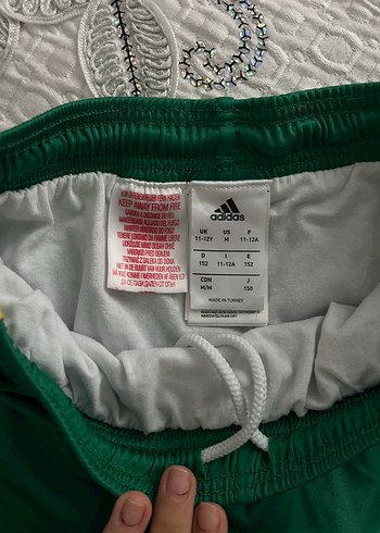 Adidas Yeşil Parlak Spor Şort