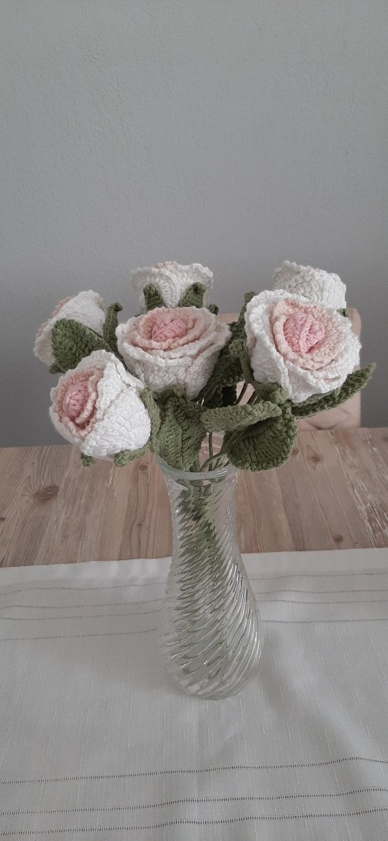 Beyaz Pastel Cam Vazoda güller 6 adet - Görsel 5