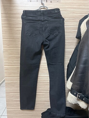 Colin's siyah pantolon