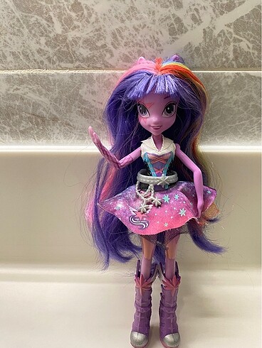 Equestria Girls bebeği