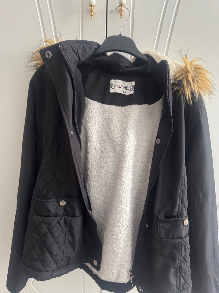 Siyah, Kürklü, Orta Boy Kadın Mont - Görsel 2