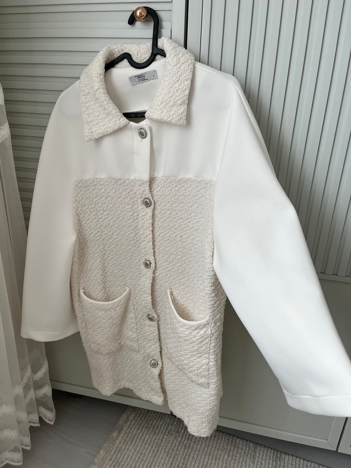 Düğmeli Beyaz midi tüvit ceket - Görsel 4