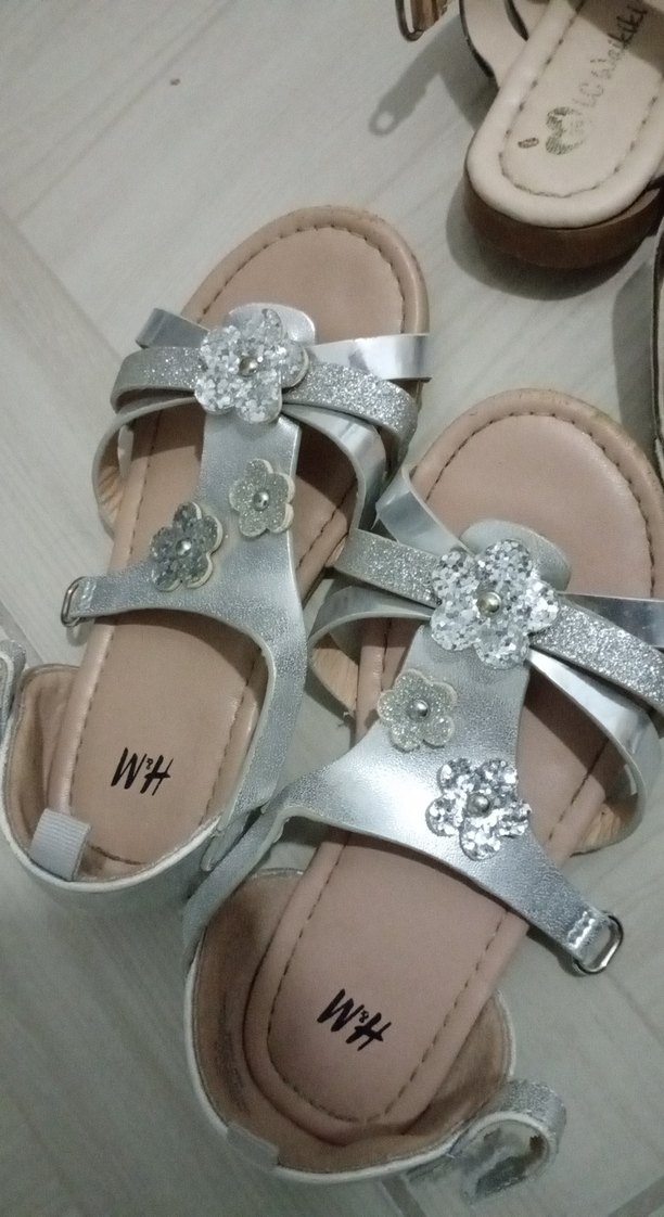 Çiçekli ve Metalik Kız sandalet 26 numara - Görsel 4