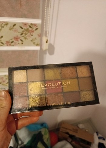 Altın ve koyu tonlarda 15 renk far paleti - Görsel 3