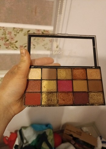 Altın ve koyu tonlarda 15 renk far paleti - Görsel 2