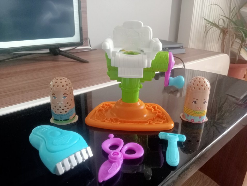 Play-Doh Pastel Renkli Saç Tasarım Seti - Görsel 2