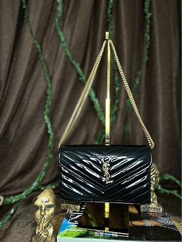 Yves Saint Laurent in Şık Modelleri