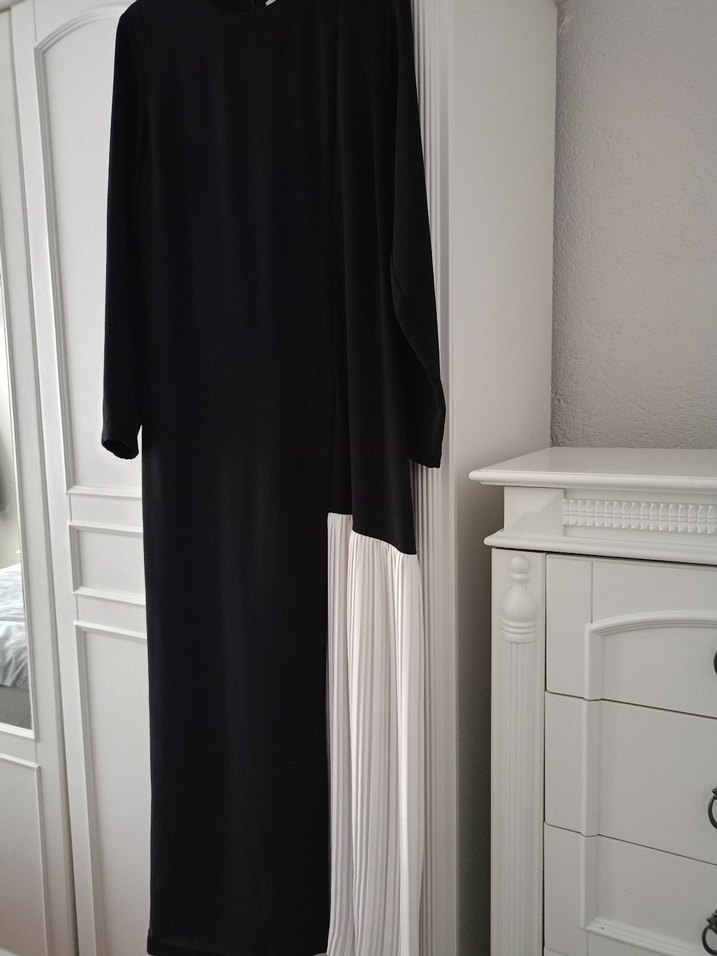 Uzun Kollu Siyah Drapeli Uzun Elbise - Görsel 2