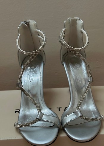 Gri Yılan Desenli İnce Topuklu Kadın Abiye Ayakkabı - Görsel 2