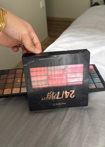 Çok Renkli Göz Farı Paleti - Görsel 3