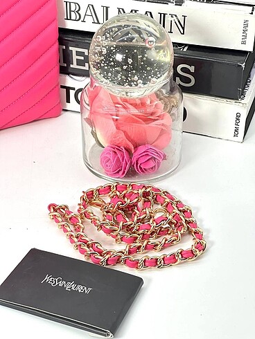 Yves Saint Laurent Çanta şıklığı