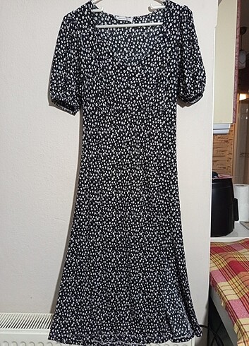 Yandan yırtmaçlı çiçekli elbise - Görsel 2