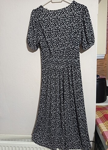 Yandan yırtmaçlı çiçekli elbise - Görsel 5