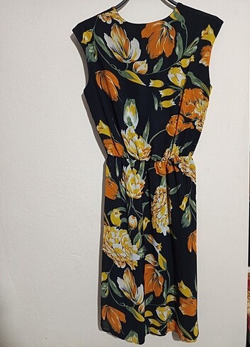 Bel büzgülü Çiçekli şifon elbise - Görsel 2