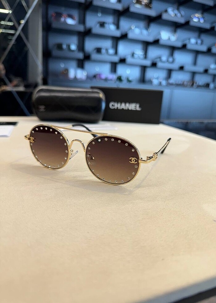 Taşlı güneş gözlüğü - Görsel 3