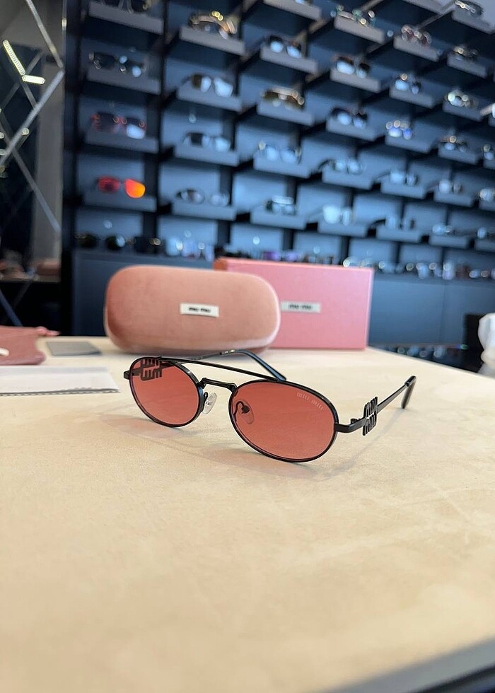 Miu miu güneş gözlüğü - Görsel 4