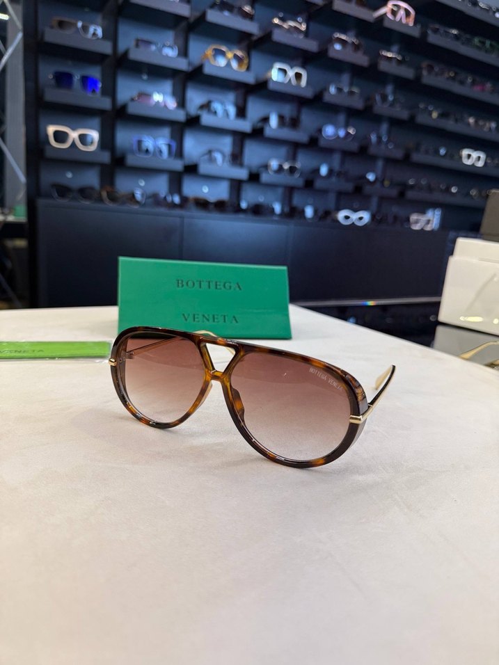 Bottega veneta şeffaf sarı gözlük - Görsel 2