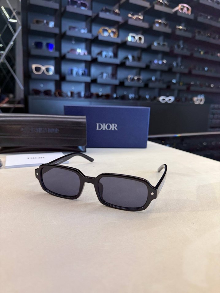 Dior güneş gözlüğü - Görsel 4