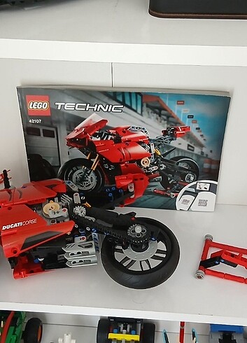Beden Renk LEGO TECHNIC DUCATI PANIGALE V4 R MOTOR