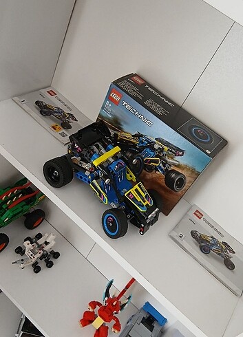 Diğer LEGO TECHNIC ARAZİ YARIŞI ARABASI