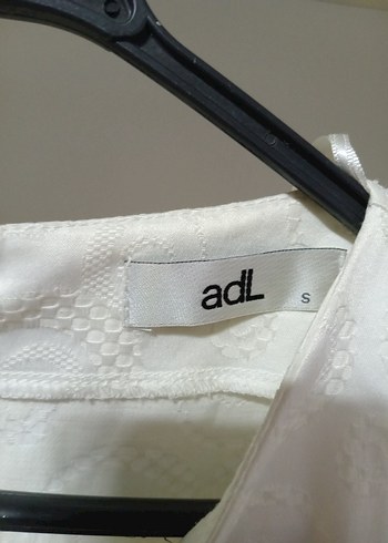 Beyaz Midi Kolsuz Drapeli Elbise - Görsel 2