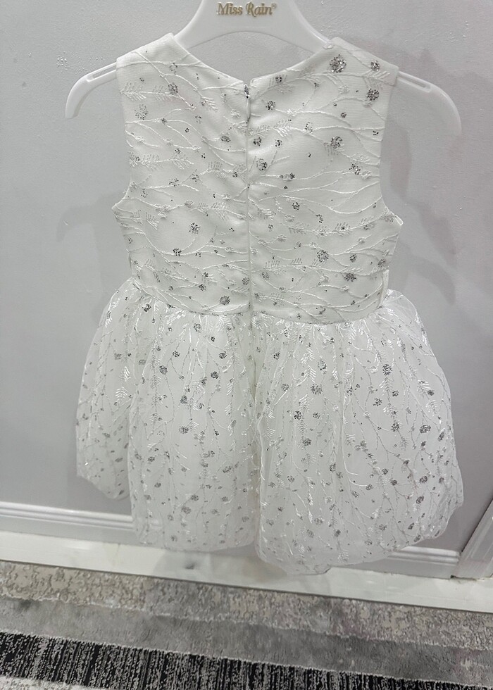5 YAŞ KIZ ÇOCUK TÜLLÜ BEYAZ ELBİSE (ETİKETLİ) - Görsel 4