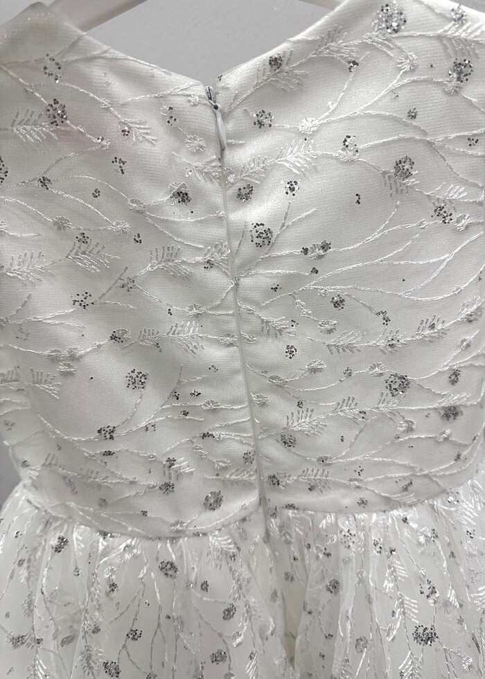 5 YAŞ KIZ ÇOCUK TÜLLÜ BEYAZ ELBİSE (ETİKETLİ) - Görsel 5