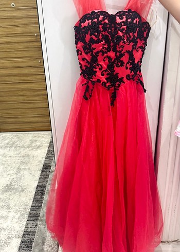 Nar Çiçeği Kabarık Uzun Dantel Nakışlı Elbise - Görsel 4