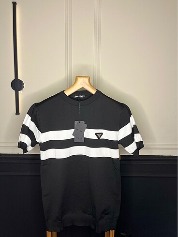PRADA TRİKO T-SHİRT