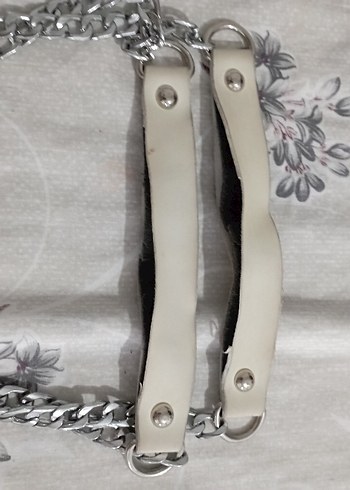 Beden Zincir Detaylı Beyaz Deri Kadın Çanta