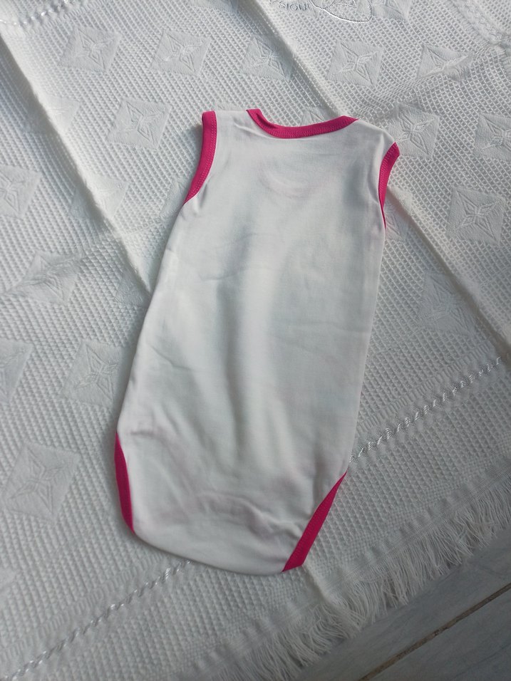 Kolsuz Hello Kitty Baskılı Bebek Body 1-2 ve 3-4 yaş - Görsel 3