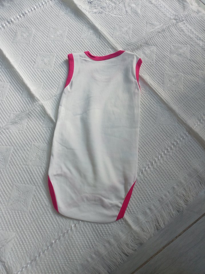 Kolsuz Hello Kitty Baskılı Bebek Body 1-2 ve 3-4 yaş - Görsel 4