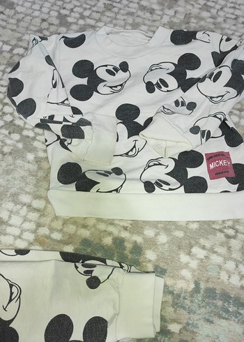 Mickey Mouse Desenli Gri-Beyaz Çocuk Pijama Takımı - Görsel 2
