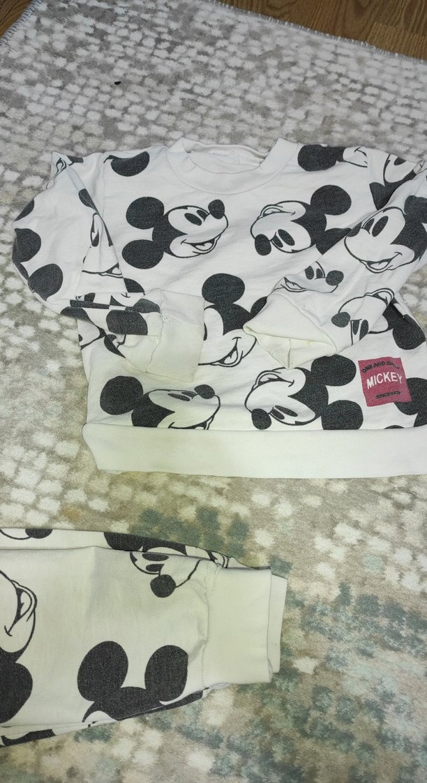 Mickey Mouse Desenli Gri-Beyaz Çocuk Pijama Takımı - Görsel 2