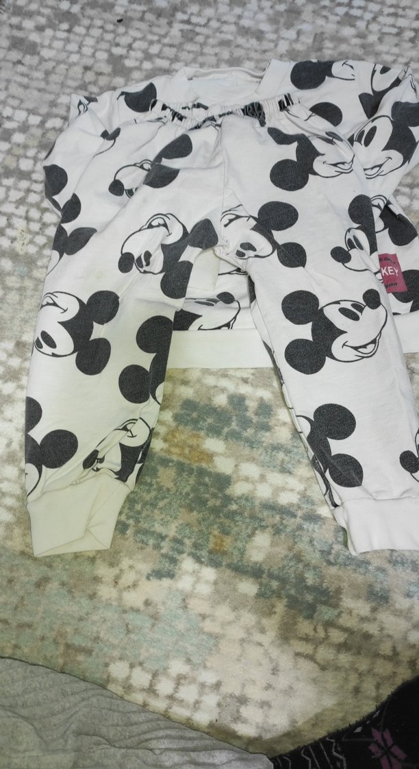 Mickey Mouse Desenli Gri-Beyaz Çocuk Pijama Takımı - Görsel 3