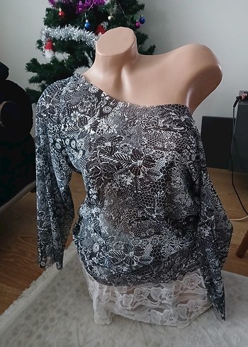 Gri Dantel Detaylı Uzun Kollu Bluz - Görsel 3