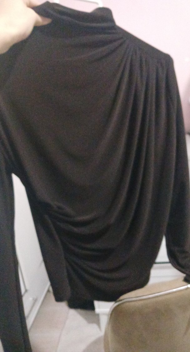 Kahverengi Boğazlı Kadın Bluz - Görsel 3