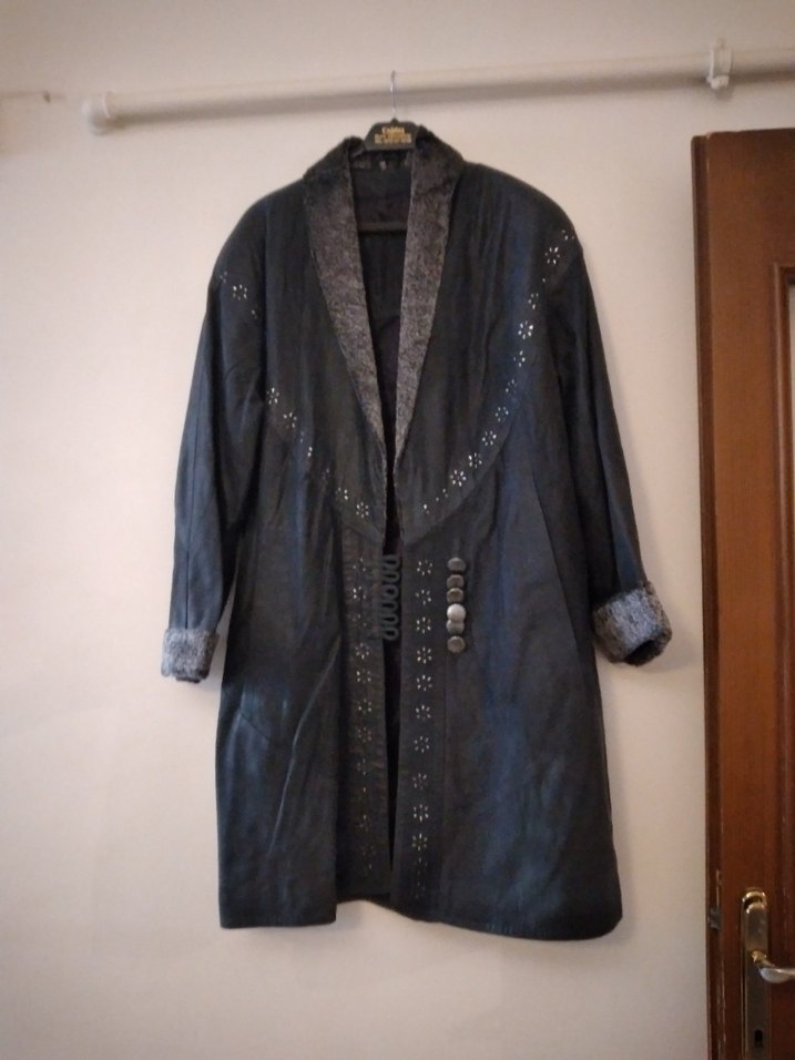 Siyah Süet Uzun Vintage Kaban 38. 40 bedene uygun - Görsel 3