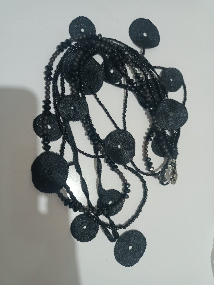 Uzun Siyah Gotik Boncuklu Kadın Kolye - Görsel 5