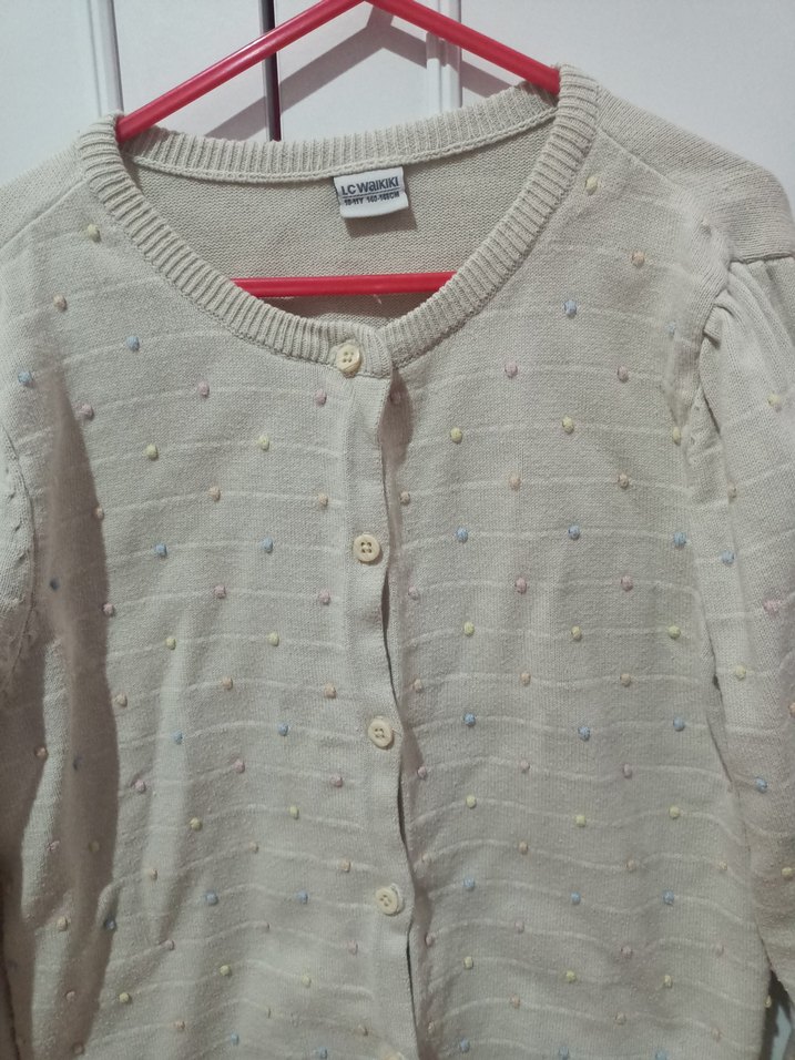 Düğmeli Bej kız çocuk kazak,  LC Waikiki - Görsel 3
