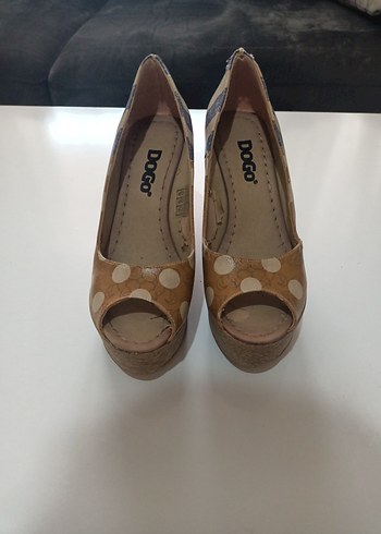 Bej Puantiyeli Kadın Dolgu Topuklu Ayakkabı - Görsel 4