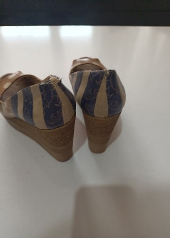 Bej Puantiyeli Kadın Dolgu Topuklu Ayakkabı - Görsel 11