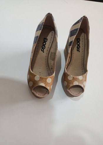 Bej Puantiyeli Kadın Dolgu Topuklu Ayakkabı - Görsel 3