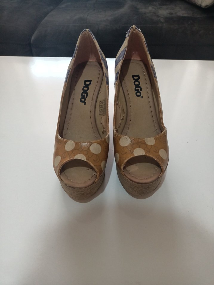 Bej Puantiyeli Kadın Dolgu Topuklu Ayakkabı - Görsel 4