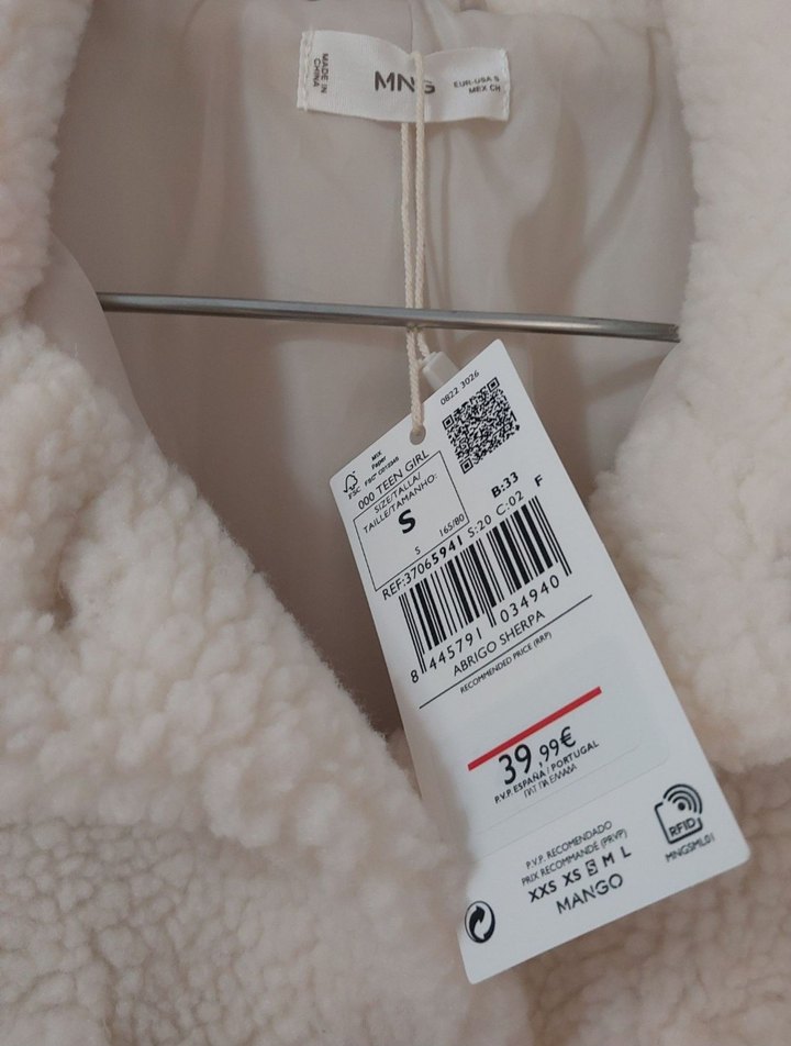 Beyaz Peluş Kısa Kadın Kaban - Görsel 2